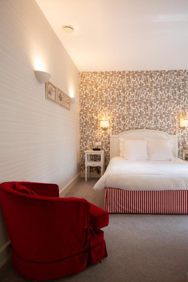 Le Square Hotell Astaffort Exteriör bild