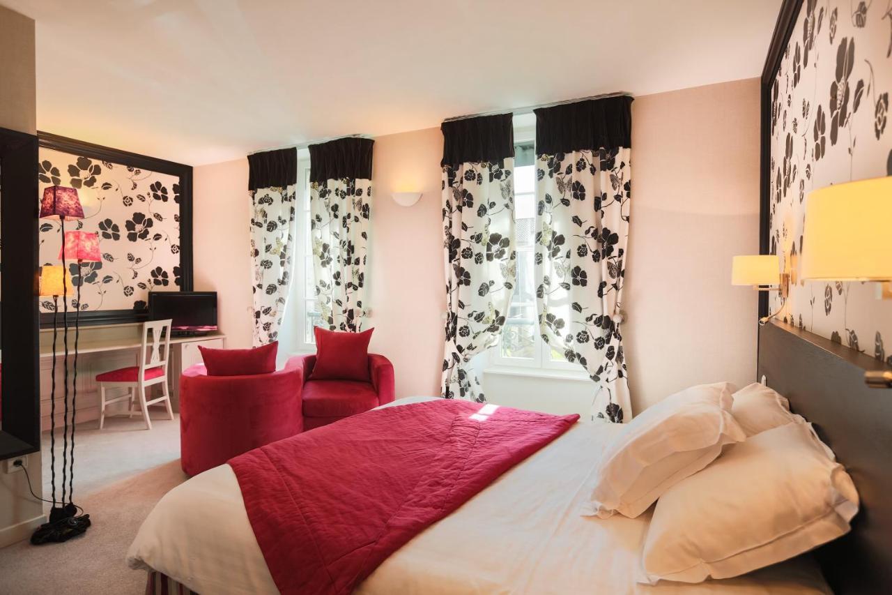 Le Square Hotell Astaffort Exteriör bild