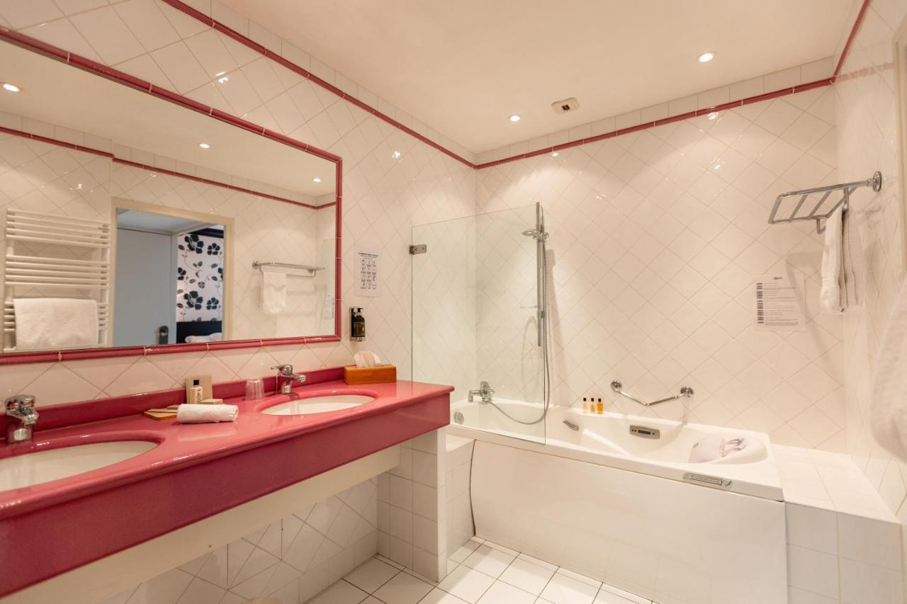 Le Square Hotell Astaffort Exteriör bild