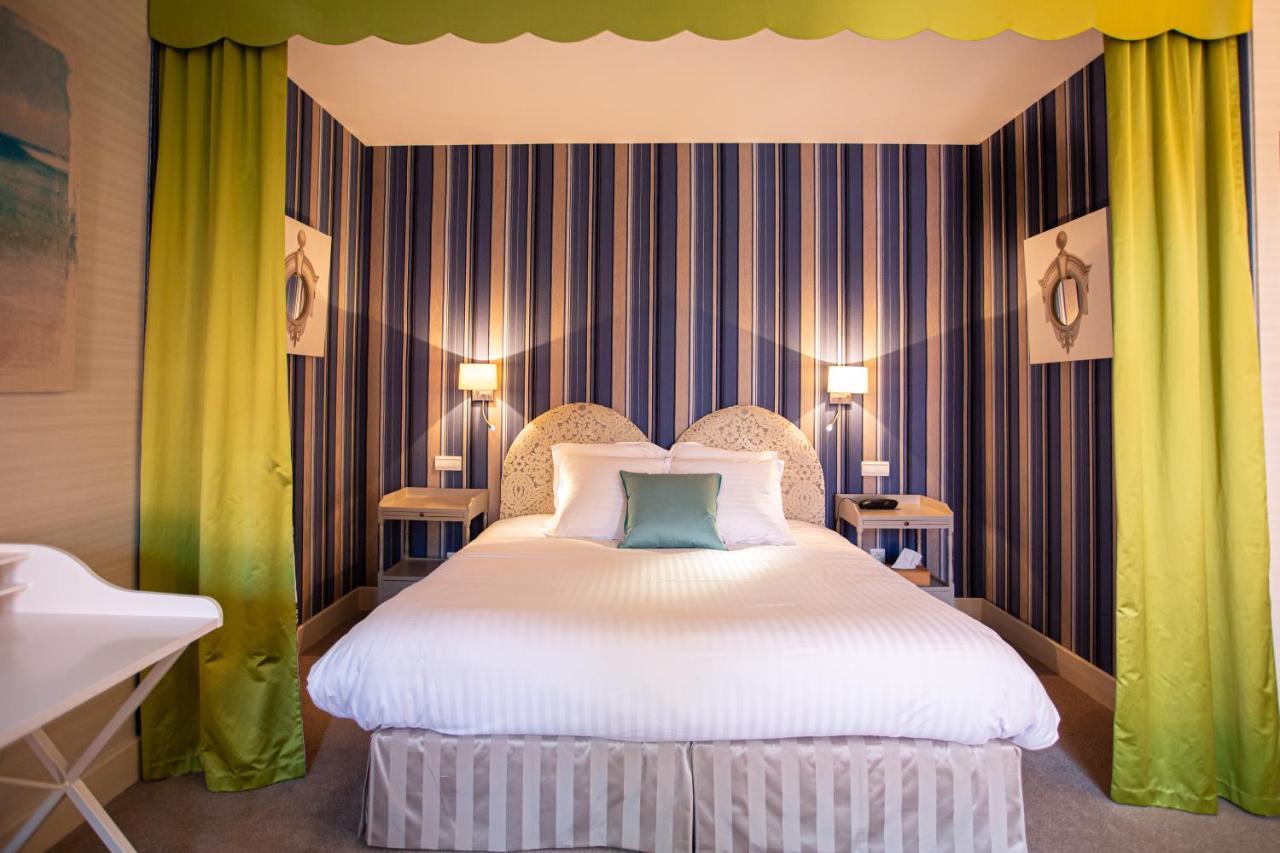 Le Square Hotell Astaffort Exteriör bild