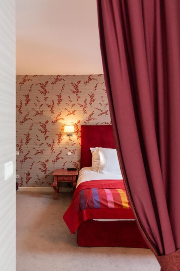 Le Square Hotell Astaffort Exteriör bild